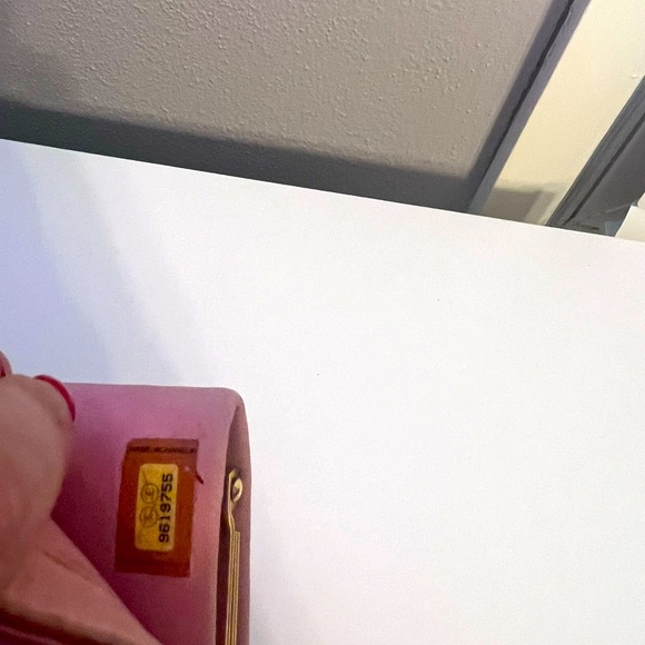 Pink Chanel with kiss lock - Picture 6 of 6